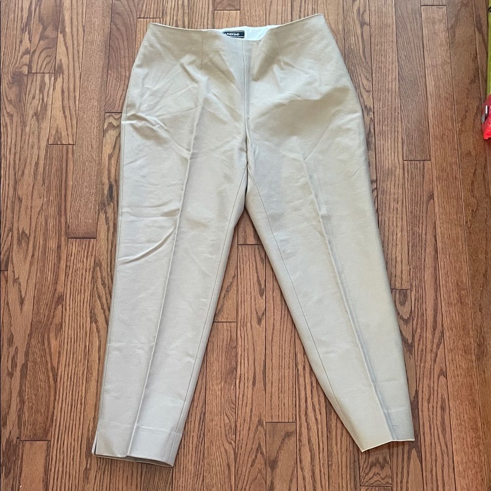Land’s End Mid Rise Slim Leg Khaki Capri Pants Women’s Sz 12